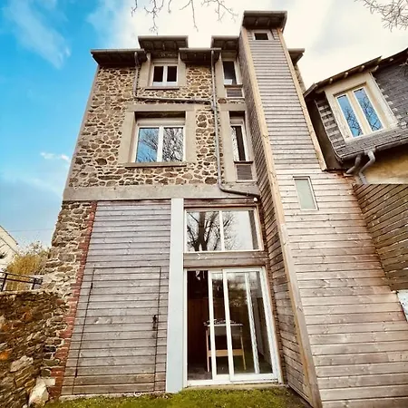 Privee Au Sein D'une Maison De Ville.